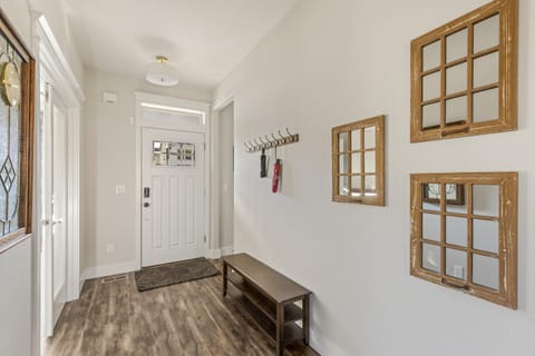 Sunset Grove House in Newberg