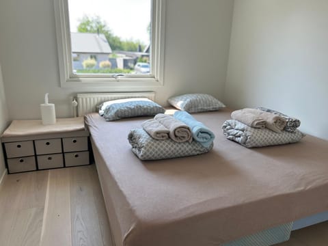Två sovrum fyra sängar Koppla av med hela familjen i detta fridfulla boende Vacation rental in Kalmar County, Sweden