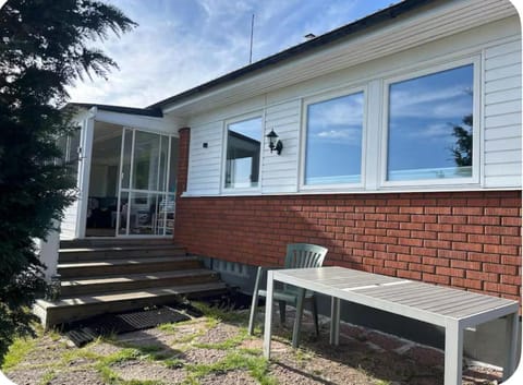 Två sovrum fyra sängar Koppla av med hela familjen i detta fridfulla boende Vacation rental in Kalmar County, Sweden