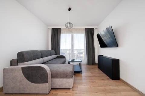 Communal lounge/ TV room, TV and multimedia, Living room, Seating area, Evening entertainment