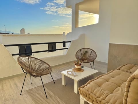 View (from property/room), Balcony/Terrace, Mountain view, Sea view, Sunset