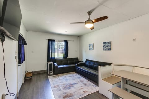 2 Mi to Long Beach Waterfront! Convenient Studio Apartment in Long Beach