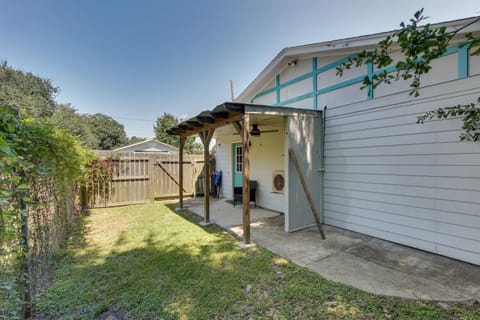 2 Mi to Long Beach Waterfront! Convenient Studio Apartment in Long Beach