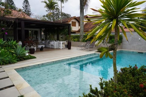 Patio, Spring, Day, Garden, Garden view, Pool view, Swimming pool, sunbed
