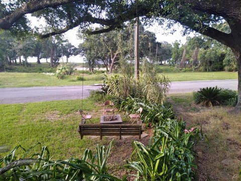 Beach View Bungalow House in Gulfport