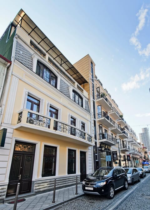 Facade/entrance, Day