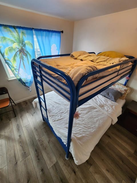 2B 1Ba 300Night 1B 1Ba 150Night Apartment in Millbrae