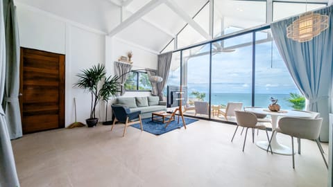 Living room, Dining area, Sea view