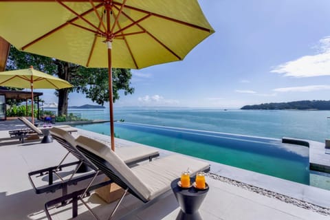 Day, Natural landscape, View (from property/room), Pool view, Sea view, Swimming pool, sunbed