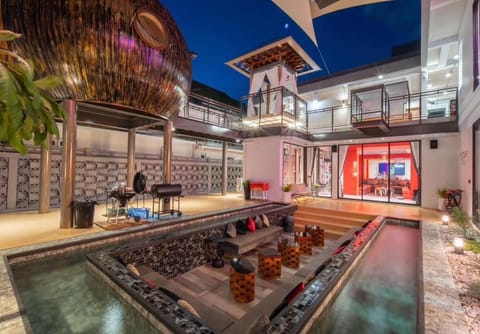 Property building, Swimming pool, Swimming pool