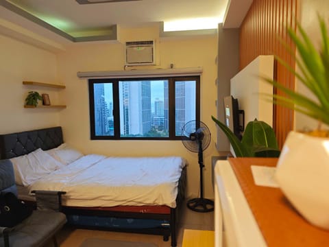 Bed, TV and multimedia, Bedroom, City view, bunk bed