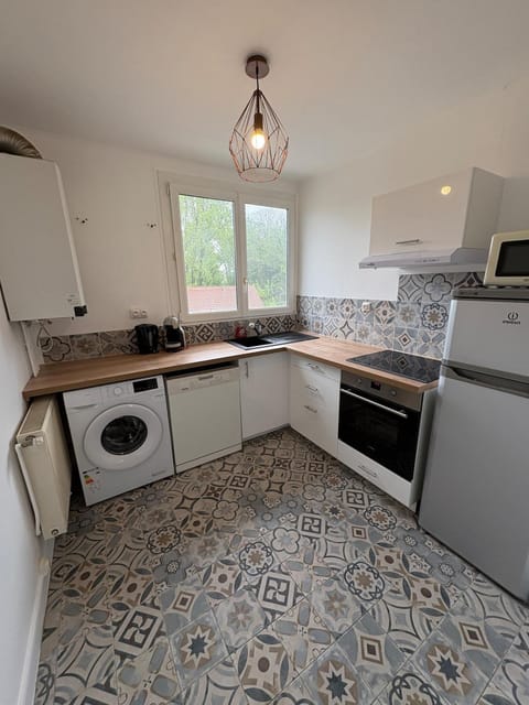 Apt 56m2, 2chambres,salon, parking, 5 mns C ville Apartment in Besançon