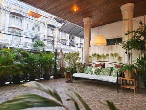 Garden, Seating area