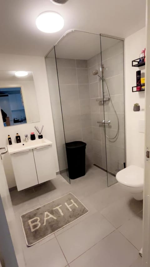 Bright and modern apartment with balcony close to Aarhus C Apartment in Aarhus