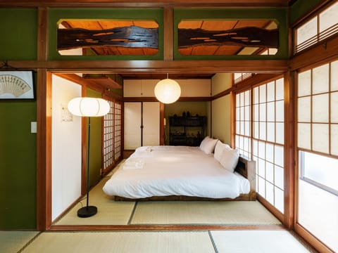 Bed, Bedroom