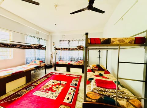 Bedroom, bunk bed