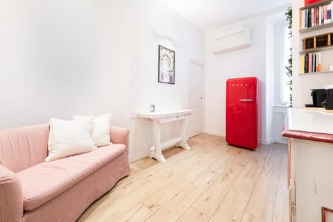 Living room, Seating area, air conditioner