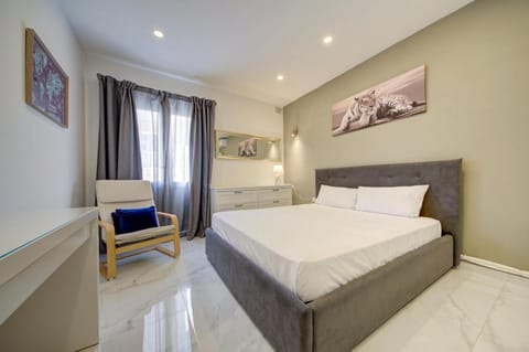 Central 3BR Gżira - Walk to Sliema Promenade Apartment in Sliema