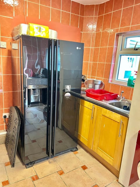 New Quadruple En-Suite Vacation rental in Salford