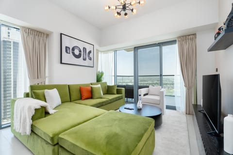 TV and multimedia, Living room, Photo of the whole room, Seating area, Evening entertainment