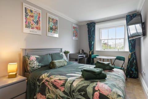 Bed, View (from property/room)