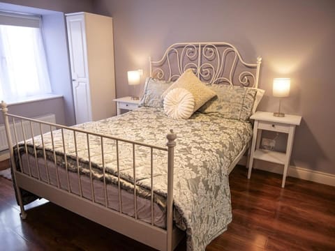 The Mall Townhouse - Dingle Town Centre House in Dingle