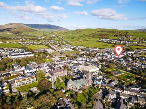 The Mall Townhouse - Dingle Town Centre House in Dingle