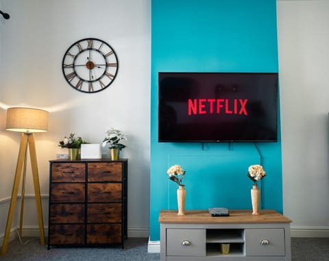 TV and multimedia, Living room, heating, internet