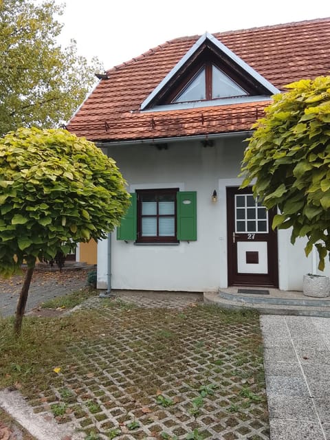 Property building, Day, Street view