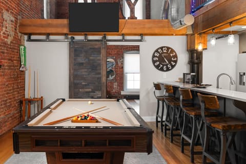 Two Story Penthouse - Walk to the Convention Ctr Apartment in Indianapolis