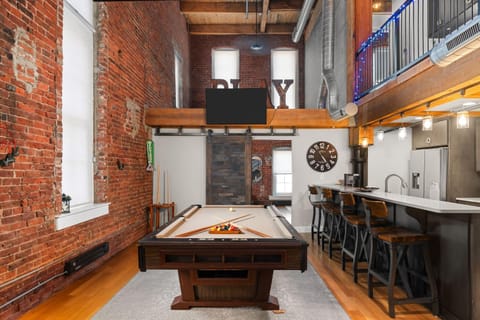 Two Story Penthouse - Walk to the Convention Ctr Apartment in Indianapolis