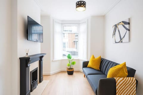 TV and multimedia, Living room, Seating area