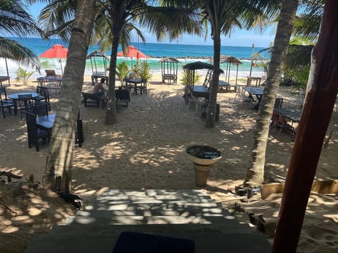Restaurant/places to eat, Beach, Sea view, sunbed