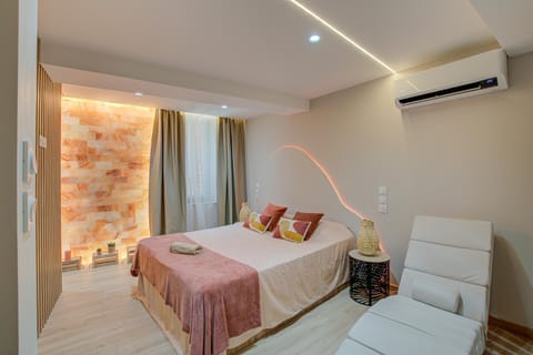 Bed, Photo of the whole room, air conditioner