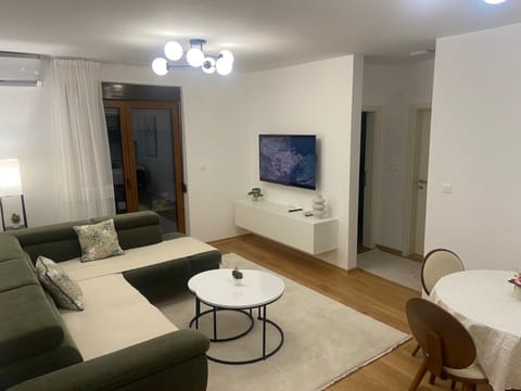 TV and multimedia, Living room, air conditioner