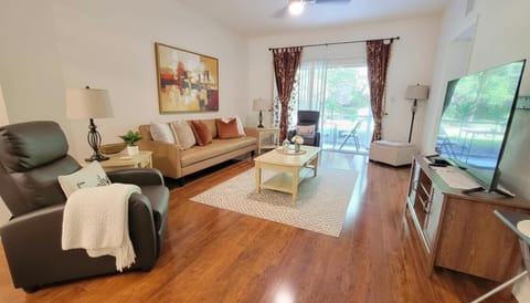 New In City Comfort Condo Getaway Apartment in Gainesville