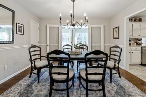 Decked Out Getaway Pine MTN Trail Pet Friendly House in Cartersville