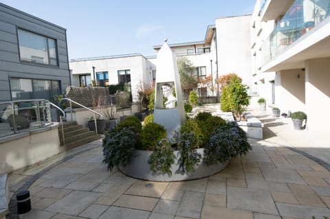 Property building, Balcony/Terrace, Inner courtyard view
