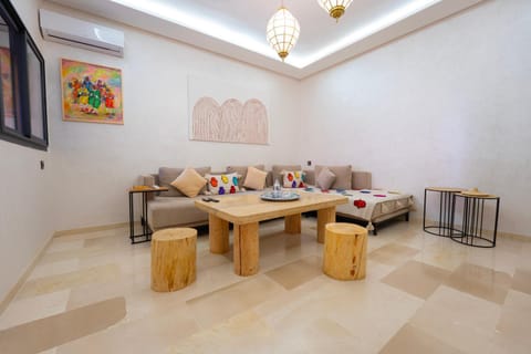 Living room, Seating area, Dining area, air conditioner