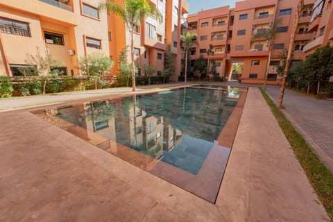 Property building, Day, Pool view, Swimming pool, Swimming pool