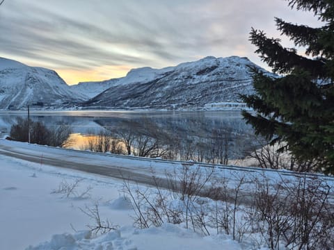 Sjarmerende 50-tallshus med utsikt og ro House in Lapland