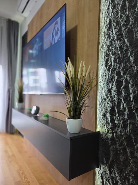 TV and multimedia, Evening entertainment