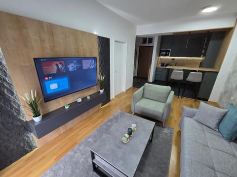 Communal lounge/ TV room, TV and multimedia, Living room, Seating area, Evening entertainment