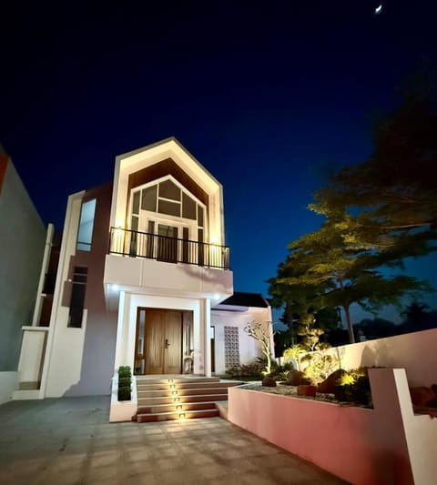 Property building, Night