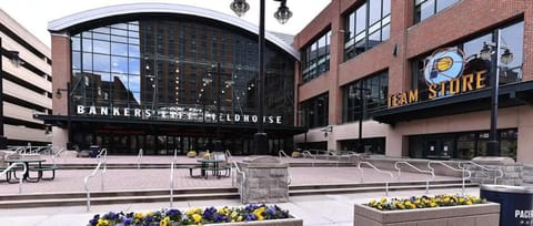 3 Combined Apartments - 4BR 3BA - Near Stadium Apartment in Indianapolis