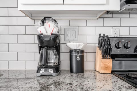 Group Stay - 7 Apts Near Lucas Oil Stadium Apartment in Indianapolis