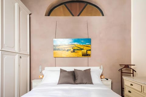 Bed, Photo of the whole room, Decorative detail, Bedroom