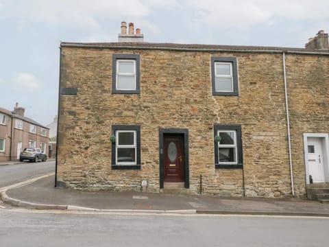 Property building, Day, Neighbourhood, Street view