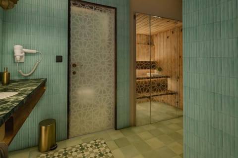 Sauna, Bathroom