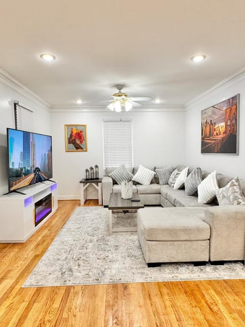 Communal lounge/ TV room, TV and multimedia, Living room, Seating area, Evening entertainment, fireplace